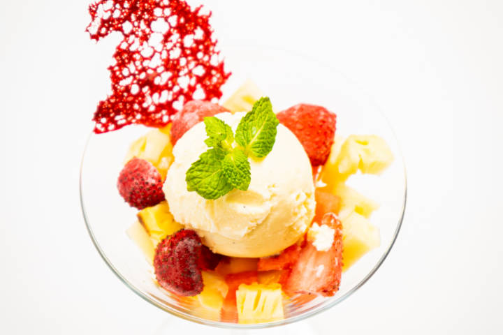 Macedonia di Frutta con Gelato